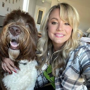 Meet your Posher, Abbye